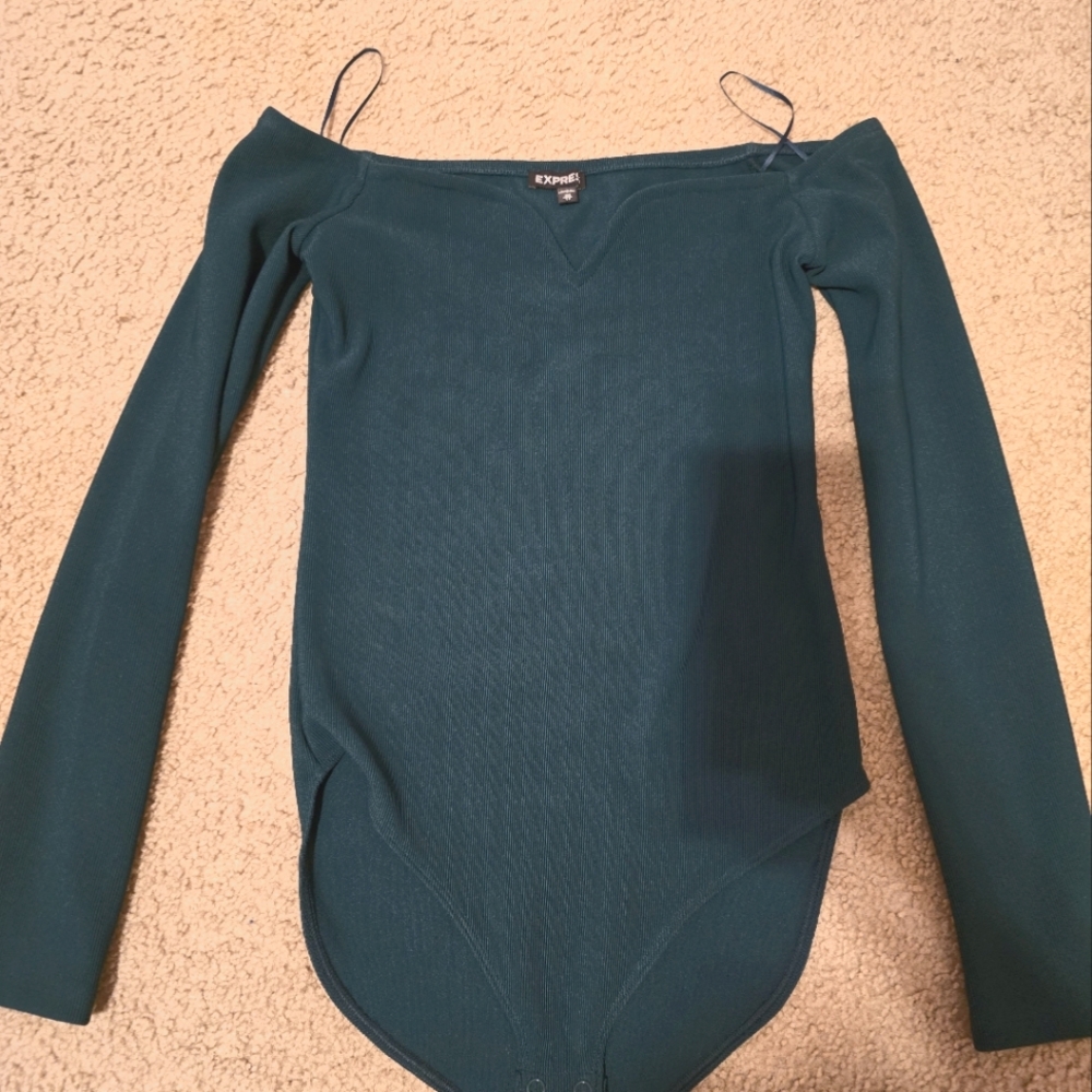 Express long-sleeved